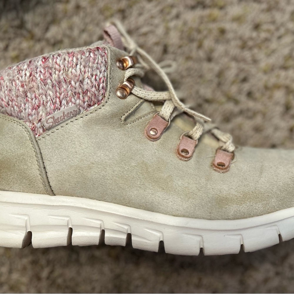 Skechers Women's Tan & Pink Lace up stylish Ankle Boots for hiking. - Picture 6 of 9